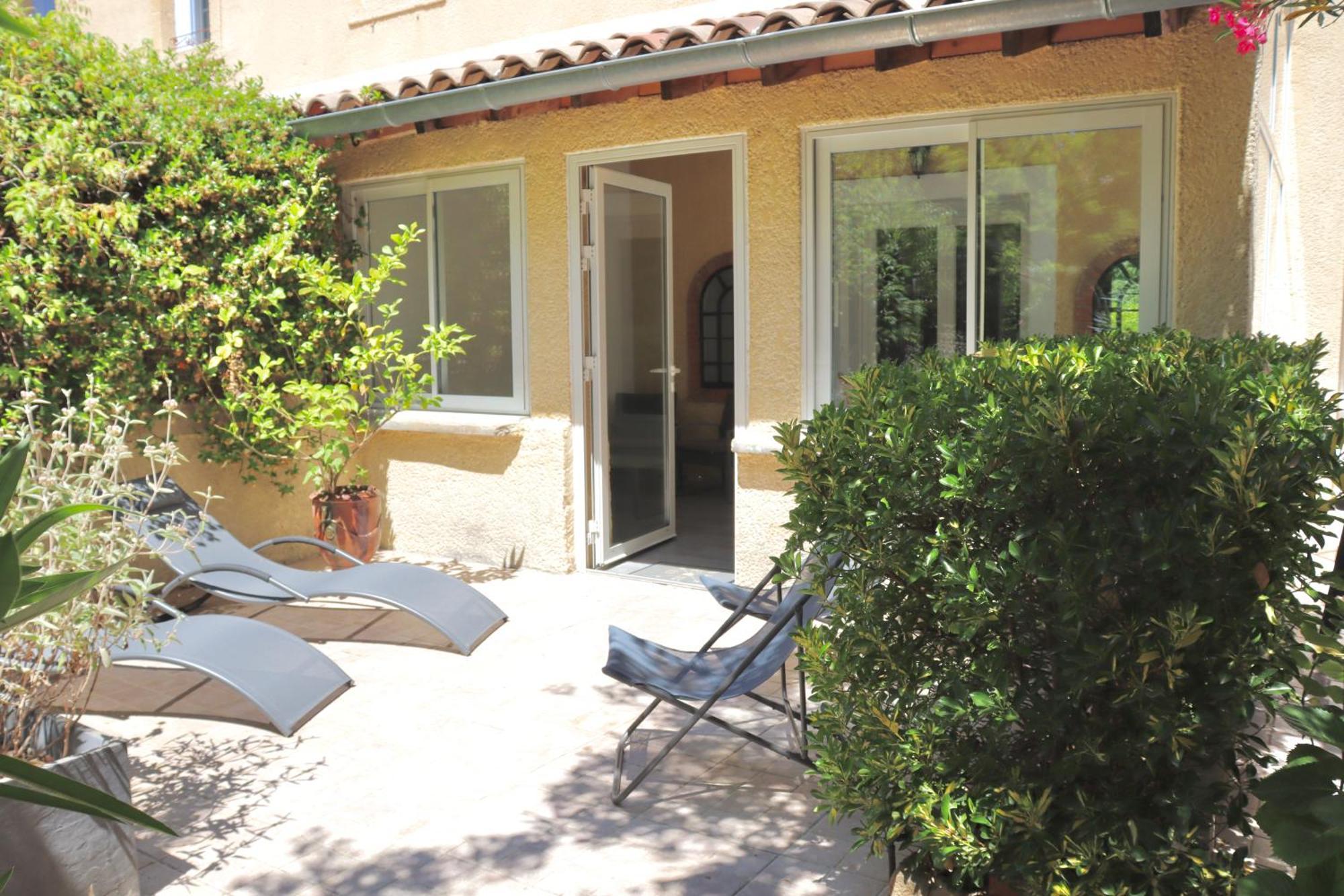Gites Avec Piscine Et Jacuzzi Au Mas De Cadoule Saint-Just  Chambre photo