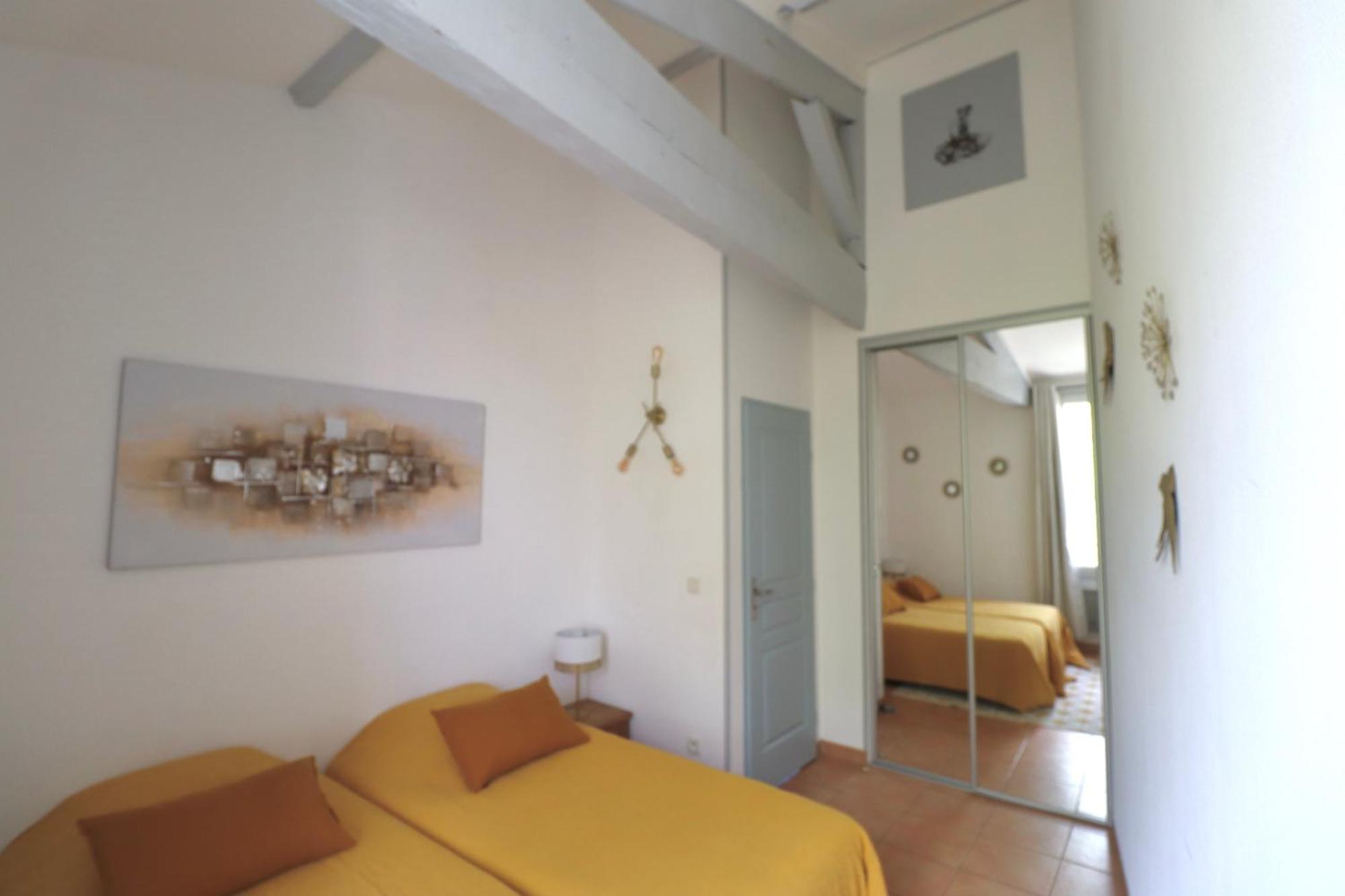 Gites Avec Piscine Et Jacuzzi Au Mas De Cadoule Saint-Just  Chambre photo