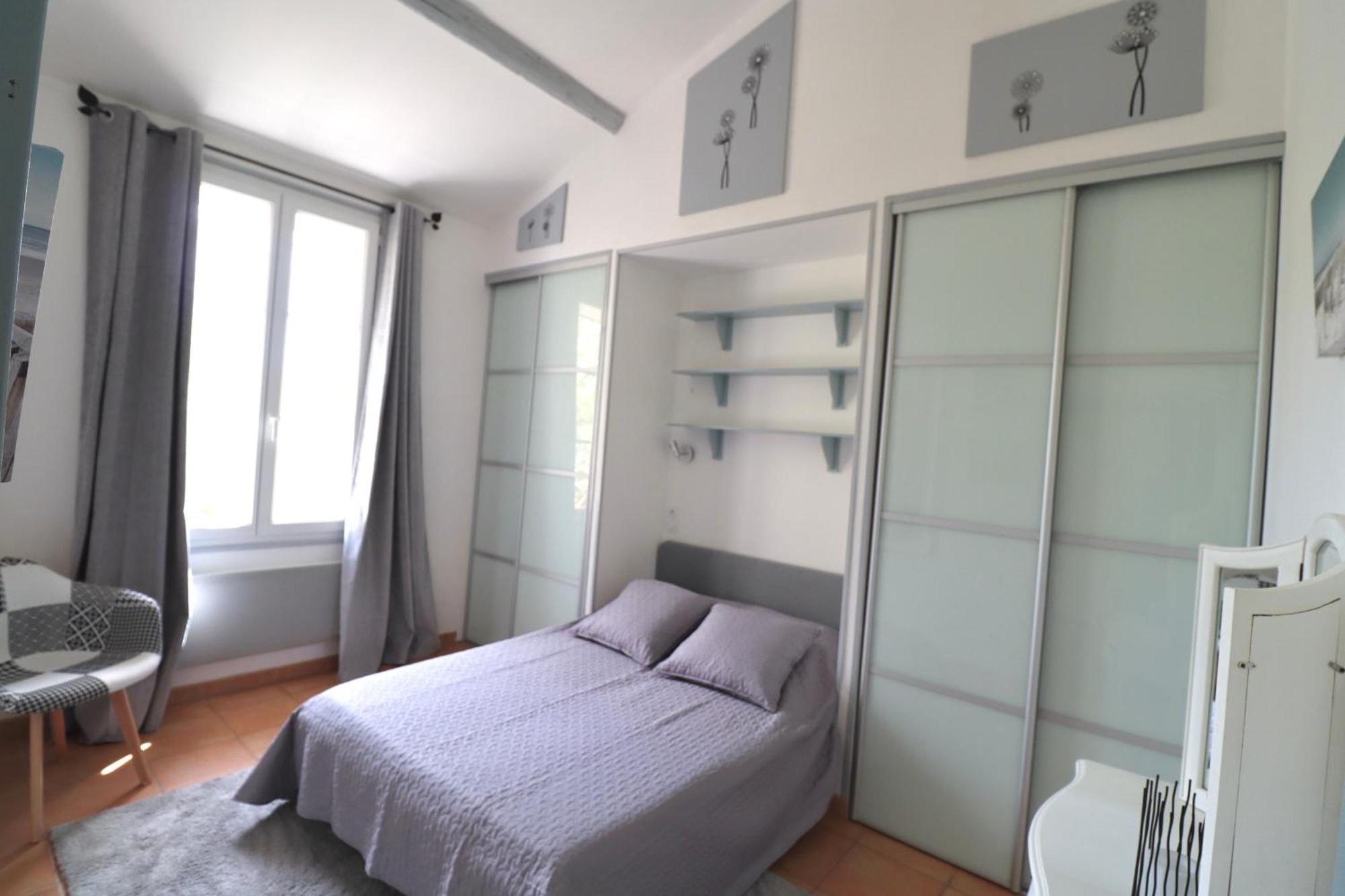 Gites Avec Piscine Et Jacuzzi Au Mas De Cadoule Saint-Just  Chambre photo