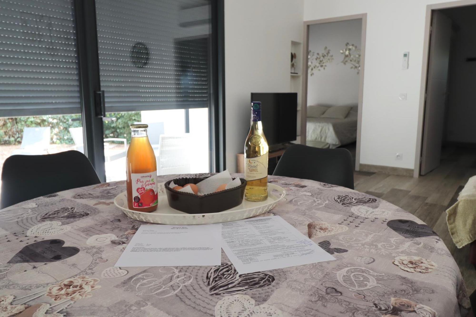 Gites Avec Piscine Et Jacuzzi Au Mas De Cadoule Saint-Just  Chambre photo